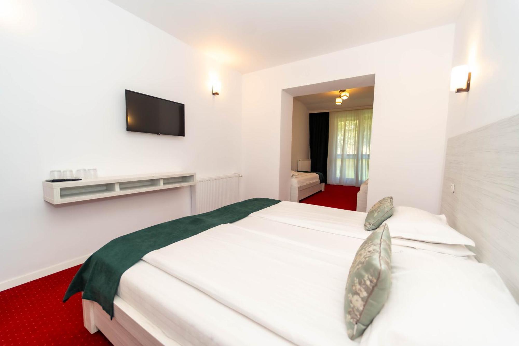 Hotel Cirus Predeal Esterno foto