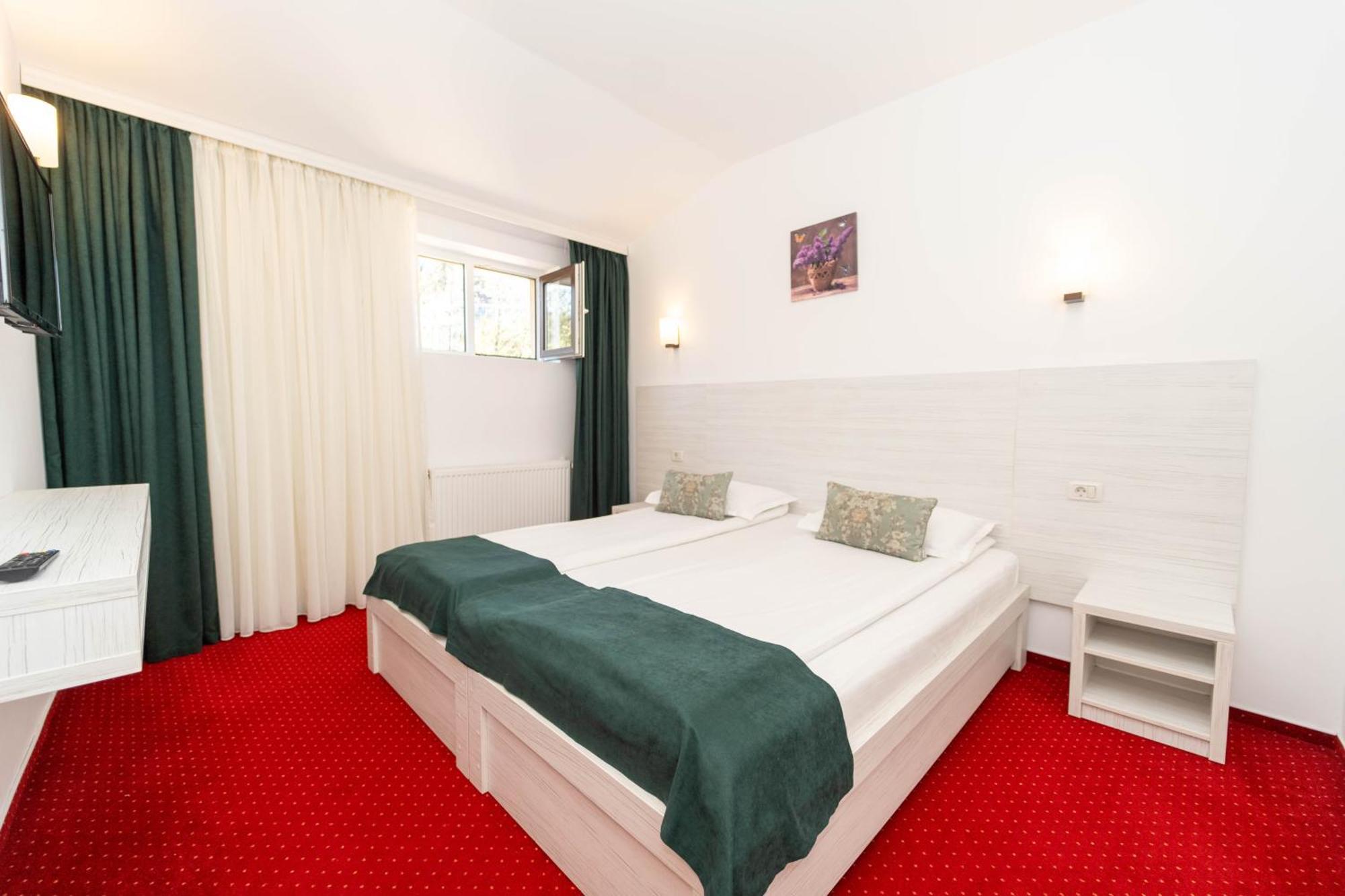 Hotel Cirus Predeal Esterno foto