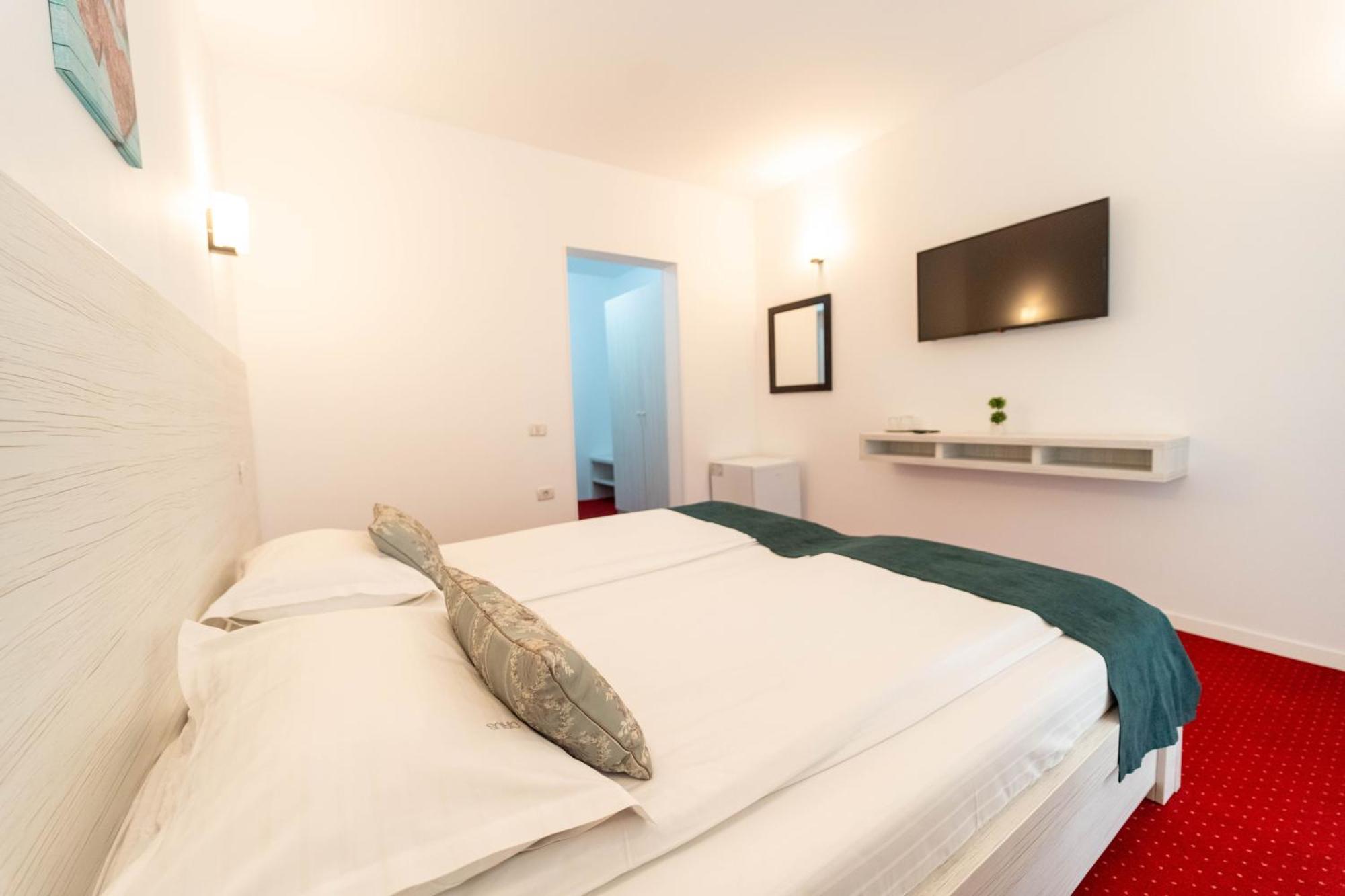 Hotel Cirus Predeal Esterno foto